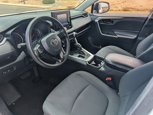Used 2020 Toyota RAV4 LE w/ Carpet Mat Package FWD image 20