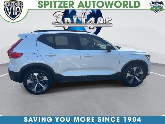 Used 2024 Volvo XC40 B5 Core AWD/4WD image 16