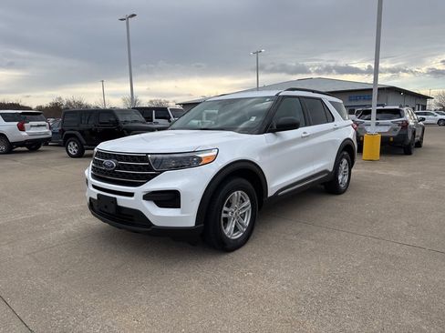 Used 2021 Ford Explorer XLT w/ Class III Trailer Tow Package image 3