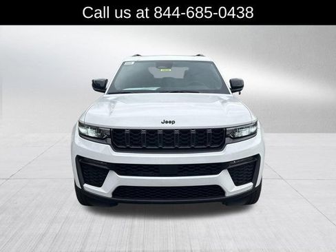 New 2026 Jeep Grand Cherokee Limited w/ Limited Altitude Package AWD/4WD image 2