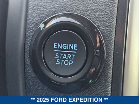 New 2025 Ford Expedition Active image 39