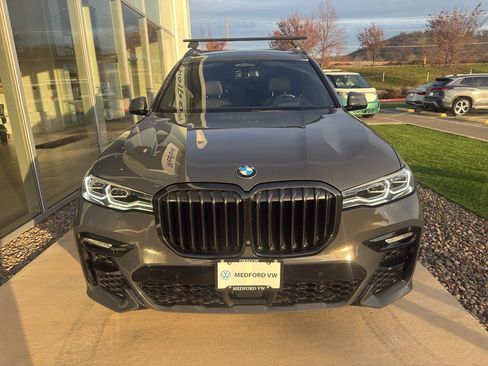 Used 2022 BMW X7 xDrive40i w/ M Sport Package image 2