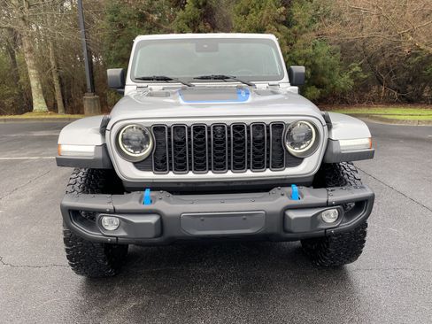 Used 2024 Jeep Wrangler Unlimited Rubicon 4xe image 3