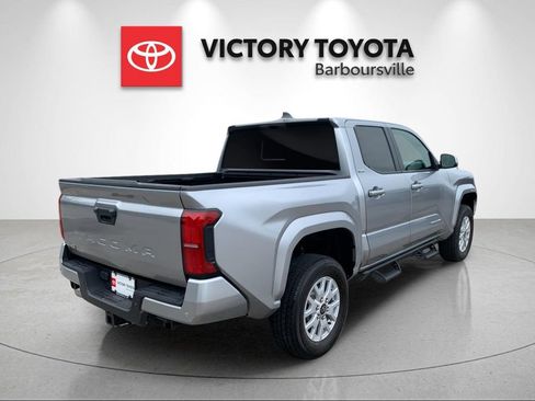 Used 2024 Toyota Tacoma SR5 w/ SR5 Upgrade Package AWD/4WD image 7