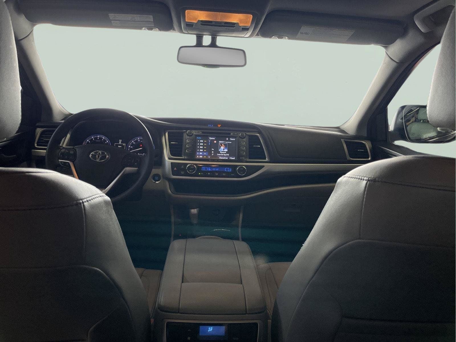 Used 2016 Toyota Highlander XLE AWD/4WD image 19
