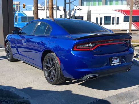 Used 2019 Dodge Charger SXT w/ Blacktop Package image 7