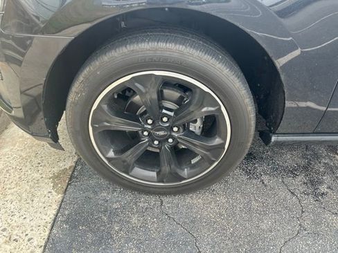 Used 2023 Ford Expedition Limited RWD image 11