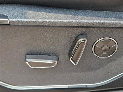 Used 2021 Ford F150 Platinum RWD image 9