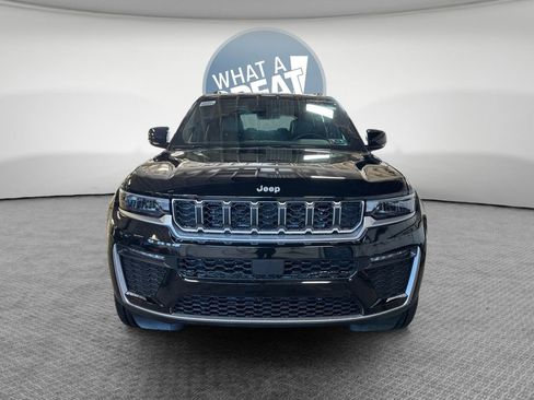 New 2026 Jeep Grand Cherokee L Limited w/ Trailer Tow Package AWD/4WD image 9