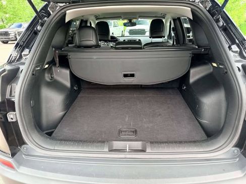 Used 2019 Jeep Cherokee Trailhawk AWD/4WD image 13