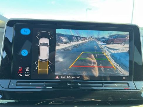 Used 2024 Volkswagen Atlas Cross Sport SE image 18