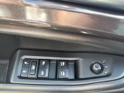 Used 2023 Jeep Grand Cherokee L Laredo AWD/4WD image 27
