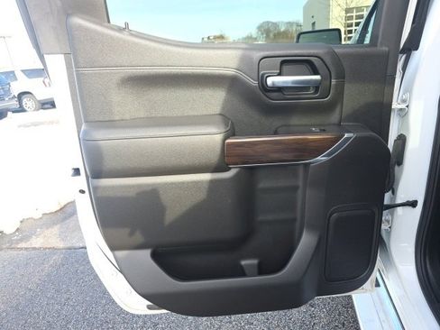 Used 2019 GMC Sierra 1500 SLT w/ SLT Premium Package image 17