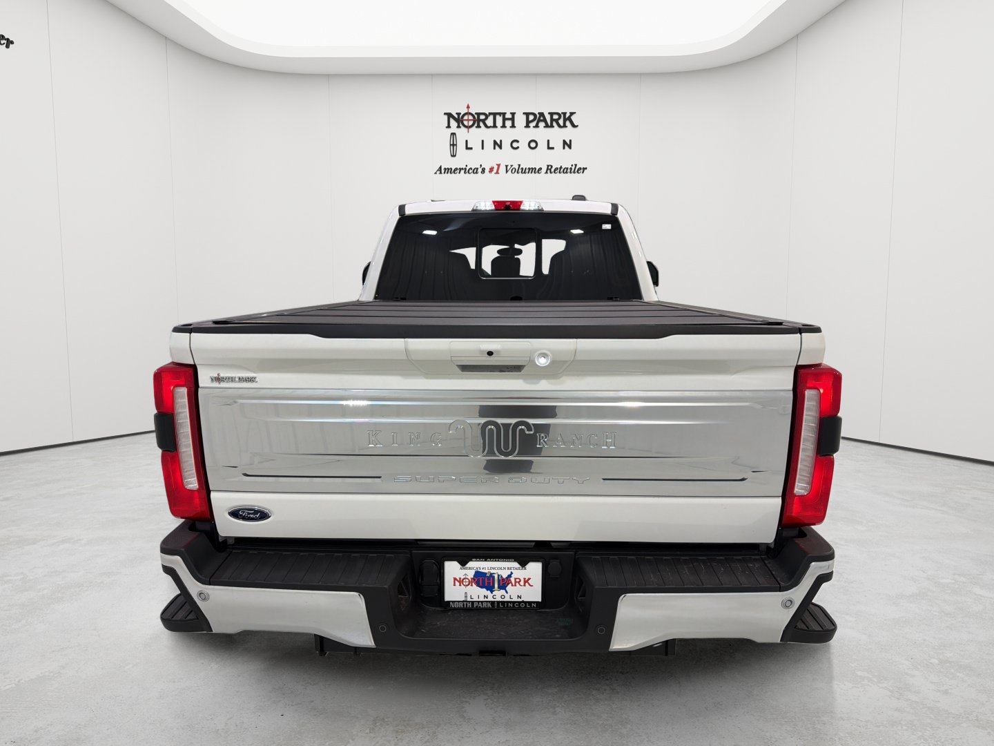 Used 2026 Ford F250 King Ranch w/ Chrome Package AWD/4WD image 9