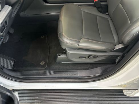 Certified 2025 Ford Expedition Active image 19