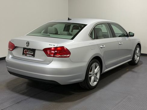 Used 2014 Volkswagen Passat TDI SE FWD image 5