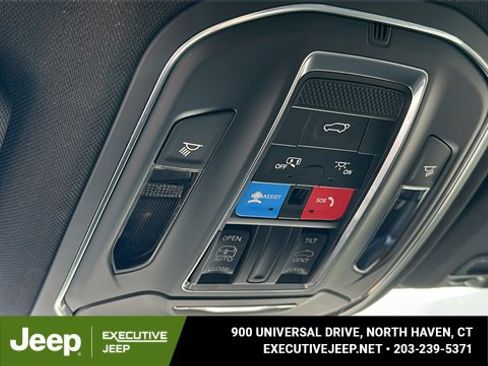 New 2025 Jeep Grand Cherokee Laredo w/ Luxury Tech Group I image 20