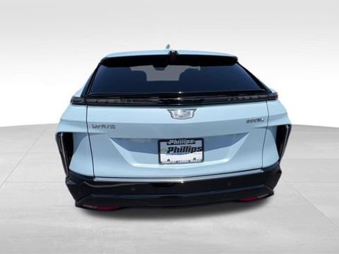 Used 2024 Cadillac Lyriq Luxury w/ LPO, Floor Liner Package AWD/4WD image 5