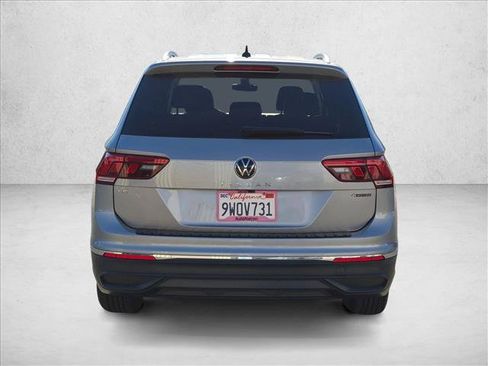 Used 2024 Volkswagen Tiguan SE AWD/4WD image 7