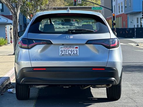 Used 2025 Honda HR-V LX image 4