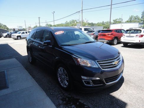 Used 2015 Chevrolet Traverse LT w/ Style and Technology Package FWD image 6
