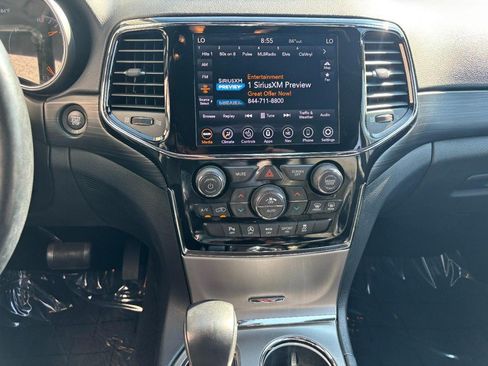 Used 2020 Jeep Grand Cherokee Altitude AWD/4WD image 17