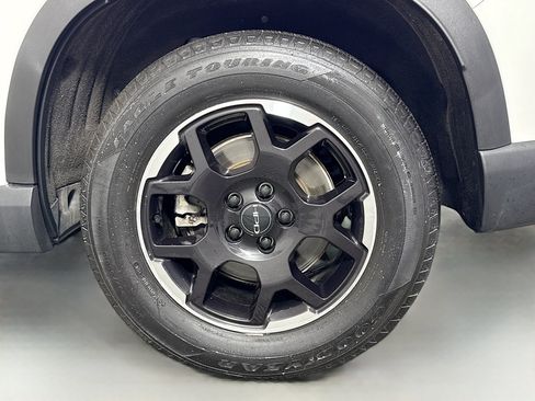 Used 2025 Honda Pilot EX-L image 30