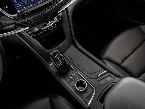 Used 2024 Cadillac XT6 Premium Luxury image 24