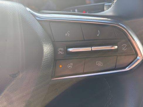 Used 2025 Chevrolet Equinox LT image 49