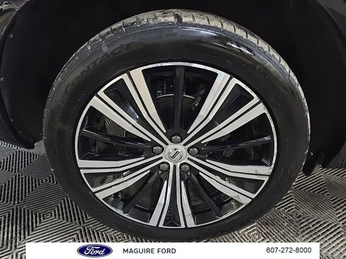 Used 2023 Volvo XC60 B5 Plus w/ Climate Package AWD/4WD image 17