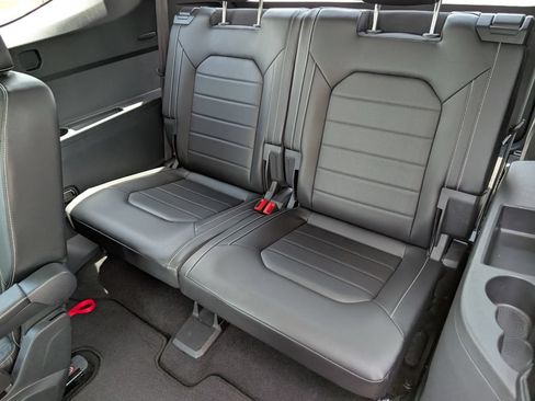 Used 2022 Volkswagen Atlas SEL Premium AWD/4WD image 24