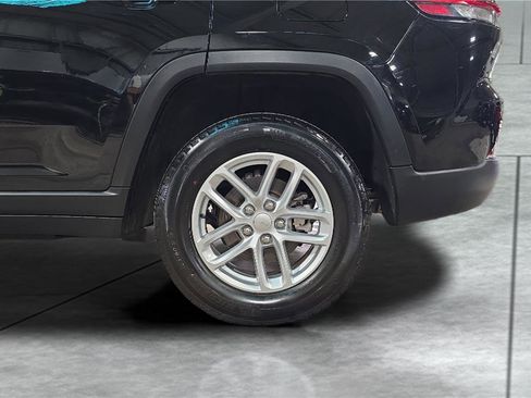 Used 2024 Jeep Grand Cherokee Laredo X w/ Luxury Tech Group I image 29