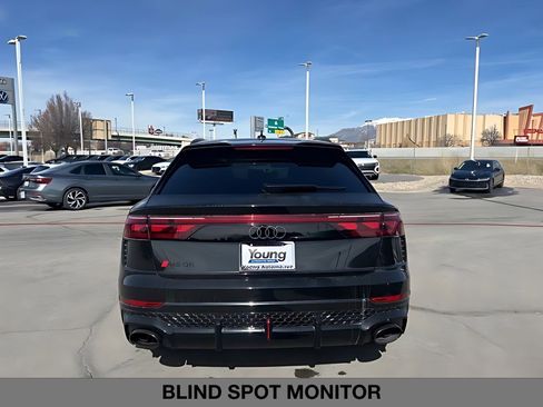 New 2026 Audi RS Q8 performance image 4