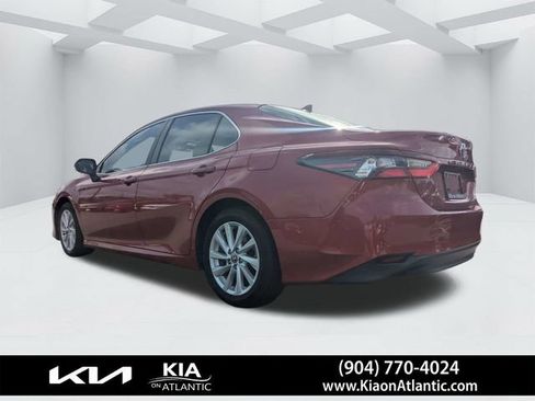 Used 2024 Toyota Camry LE w/ Convenience Package FWD image 4