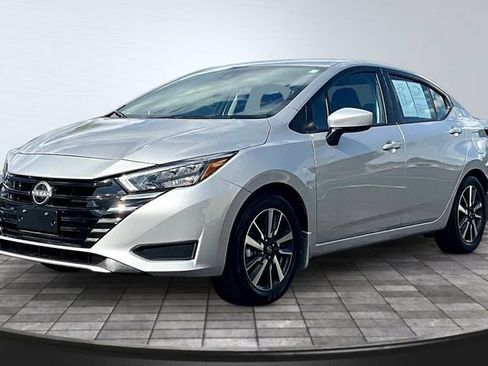 Used 2025 Nissan Versa SV w/ Trunk Package FWD image 1