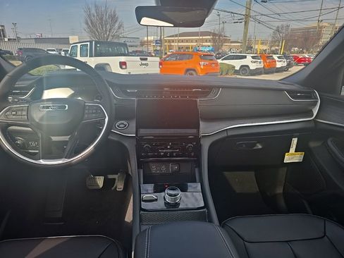 New 2025 Jeep Grand Cherokee Limited image 23