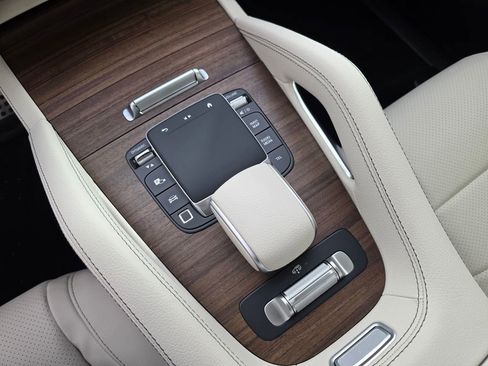 New 2026 Mercedes-Benz GLS 450 4MATIC image 16