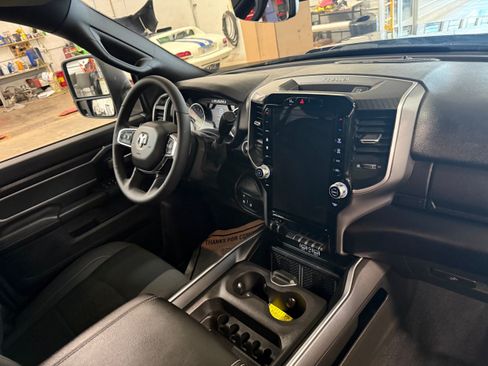 Used 2025 RAM 2500 Big Horn AWD/4WD image 13