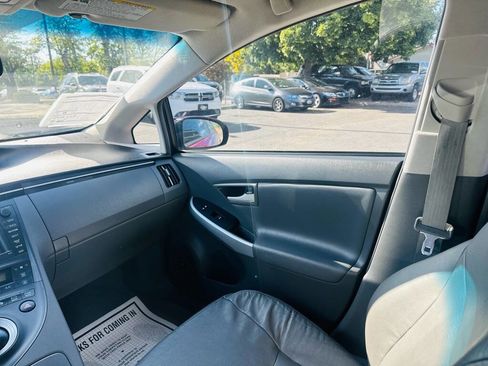 Used 2010 Toyota Prius Five image 12