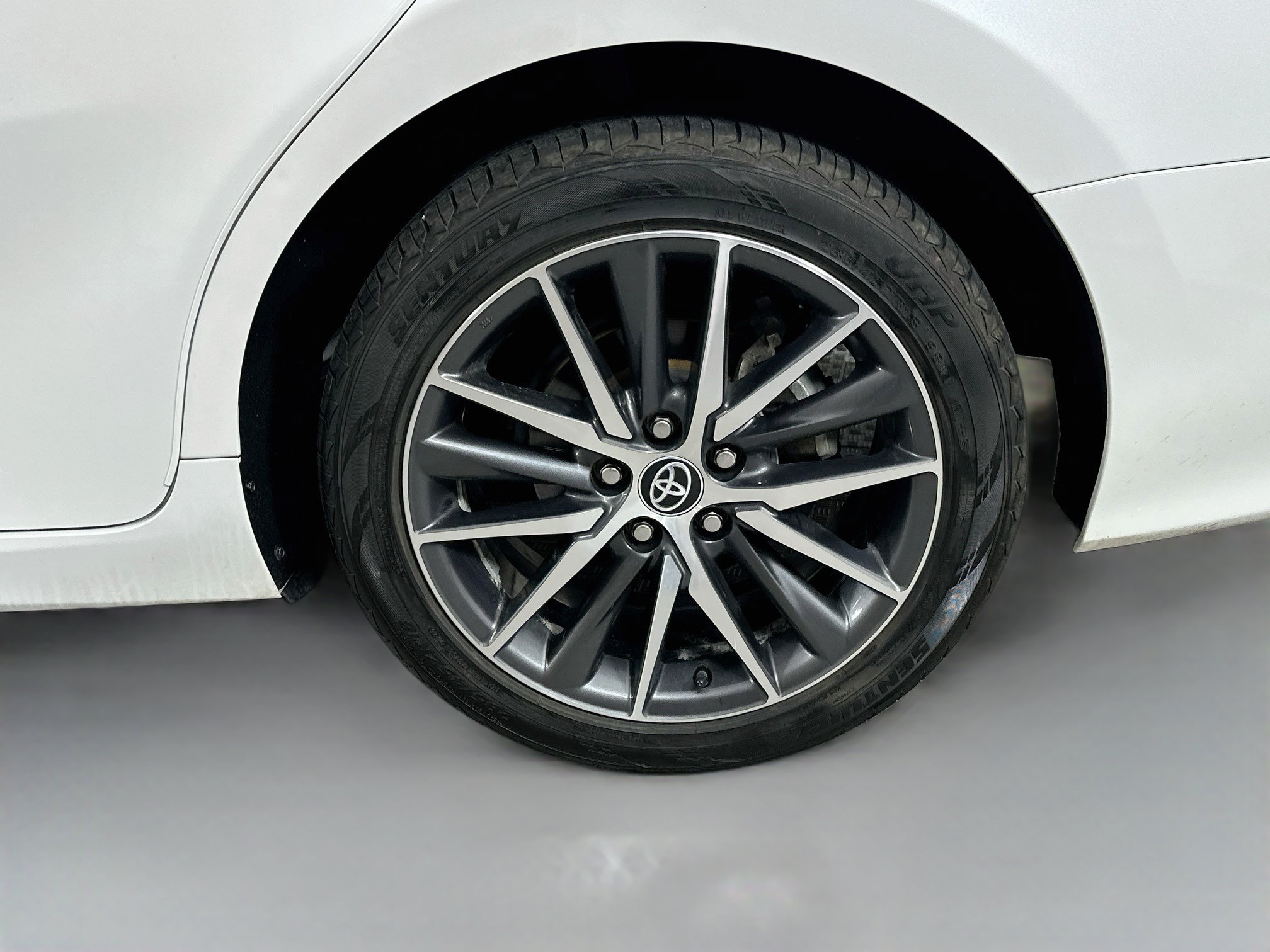 Used 2023 Toyota Camry XLE w/ Cold Weather Package AWD/4WD image 29