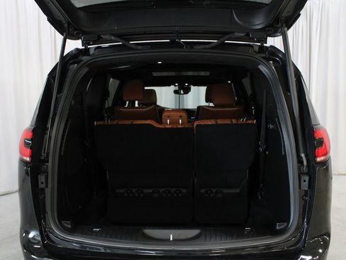 Used 2026 Chrysler Pacifica Pinnacle FWD image 34