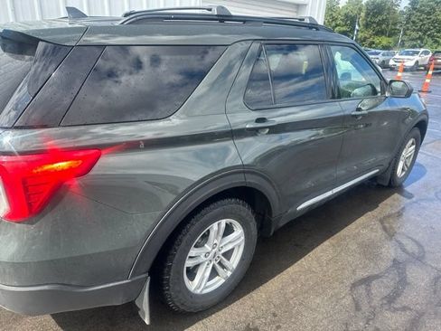 Used 2022 Ford Explorer XLT w/ Equipment Group 202A AWD/4WD image 7