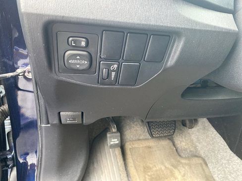 Used 2015 Toyota Prius Two image 10