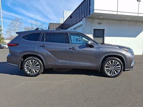Certified 2021 Toyota Highlander Platinum image 7