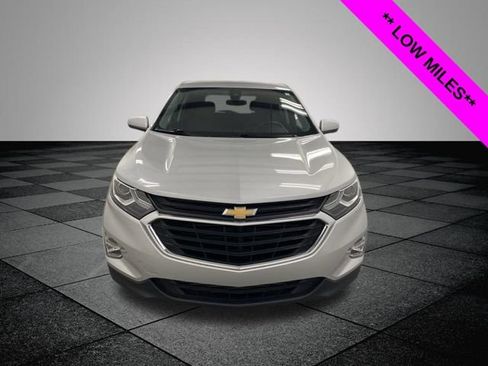 Used 2020 Chevrolet Equinox LT w/ Driver Convenience Package AWD/4WD image 2