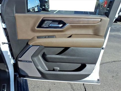 New 2026 GMC Yukon XL Denali Ultimate w/ LPO, Floor Liner Package image 28