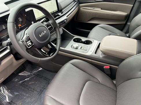 New 2026 Kia Carnival LXS image 8