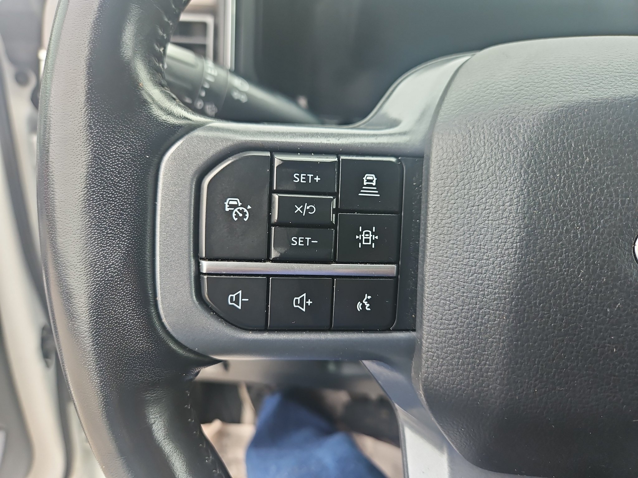 Used 2024 Ford F250 Lariat w/ Lariat Ultimate Package AWD/4WD image 19