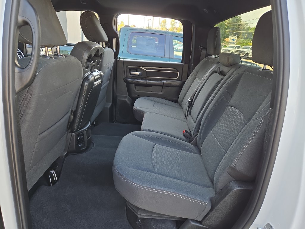 Used 2025 RAM 3500 Big Horn AWD/4WD image 15