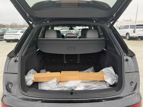 Used 2024 Audi Q5 2.0T Premium w/ Summer of Audi Package image 13